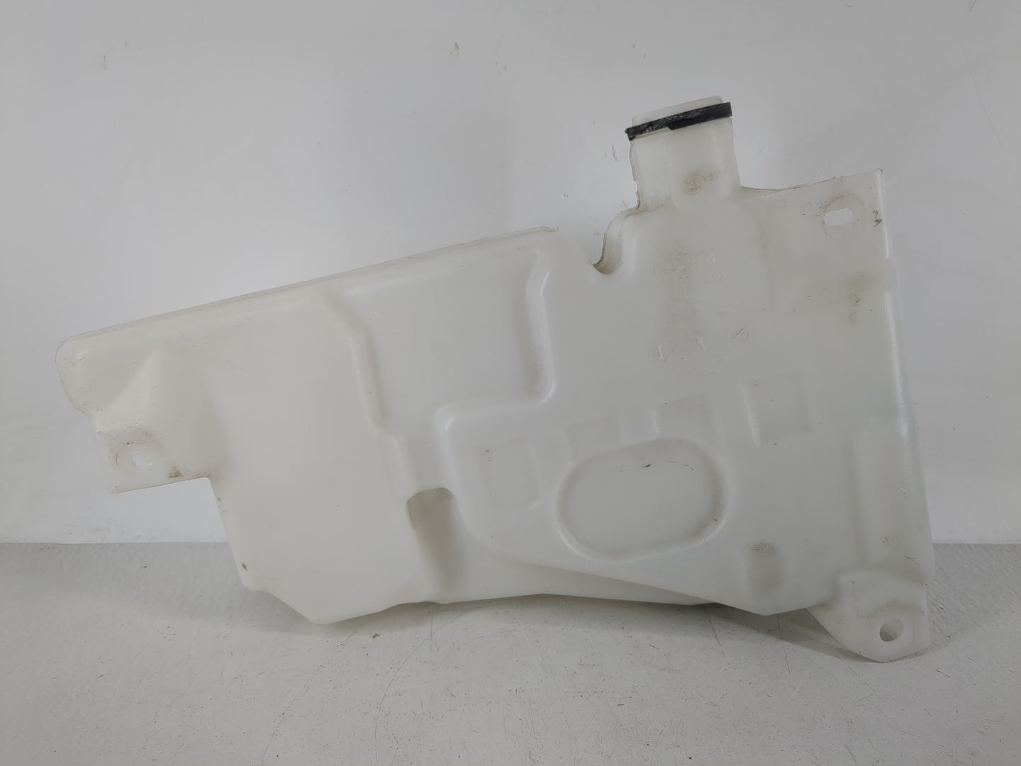 2019 Silverado 1500 Windshield Washer Fluid Reservoir Bottle Oem - Oemusedautoparts1.com