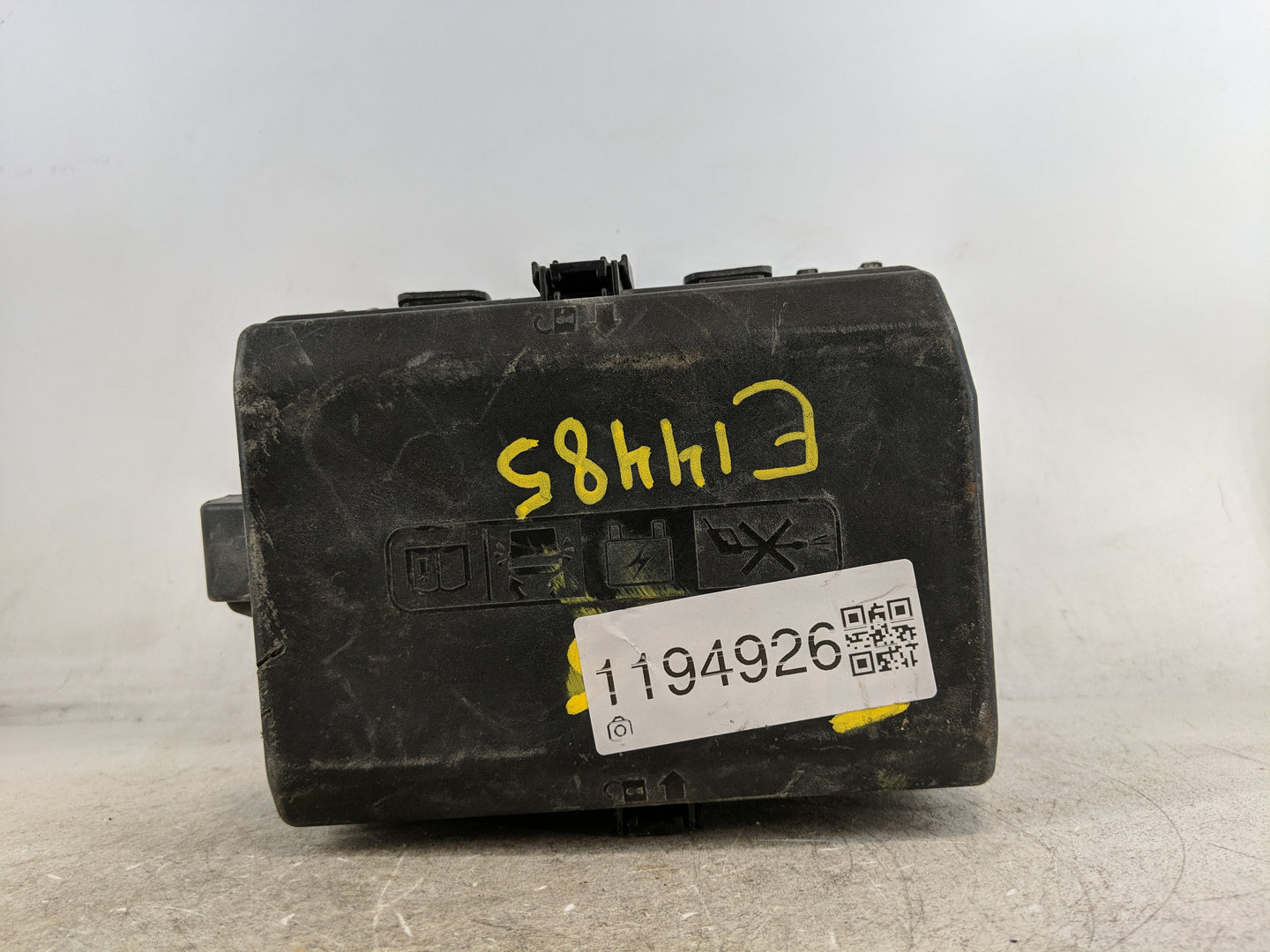 2019-2021 Chevrolet Silverado 1500 Fusebox Fuse Box Panel Relay Module P/N:84594608 01 Fits Fits 2019 2020 2021 OEM Used Aut