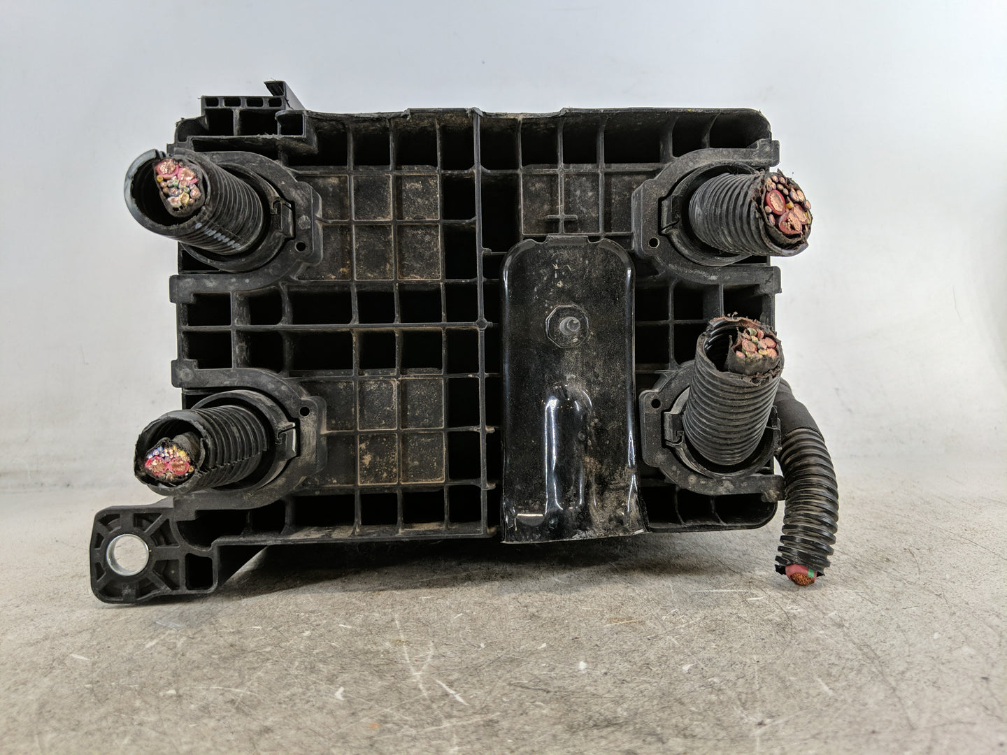 2019-2021 Chevrolet Silverado 1500 Fusebox Fuse Box Panel Relay Module P/N:84594608 01 Fits Fits 2019 2020 2021 OEM Used Aut