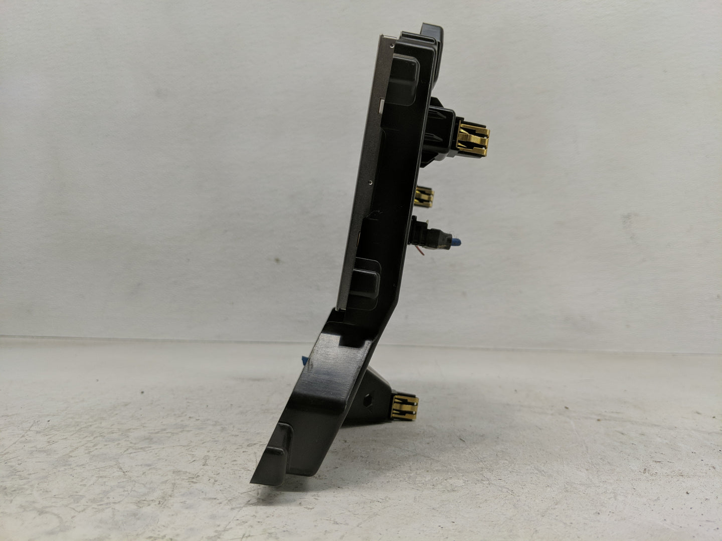 2019-2022 Chevrolet Silverado 1500 Radio AM FM Cd Player Receiver Replacement P/N:84692392 Fits Fits 2019 2020 2021 2022 OEM