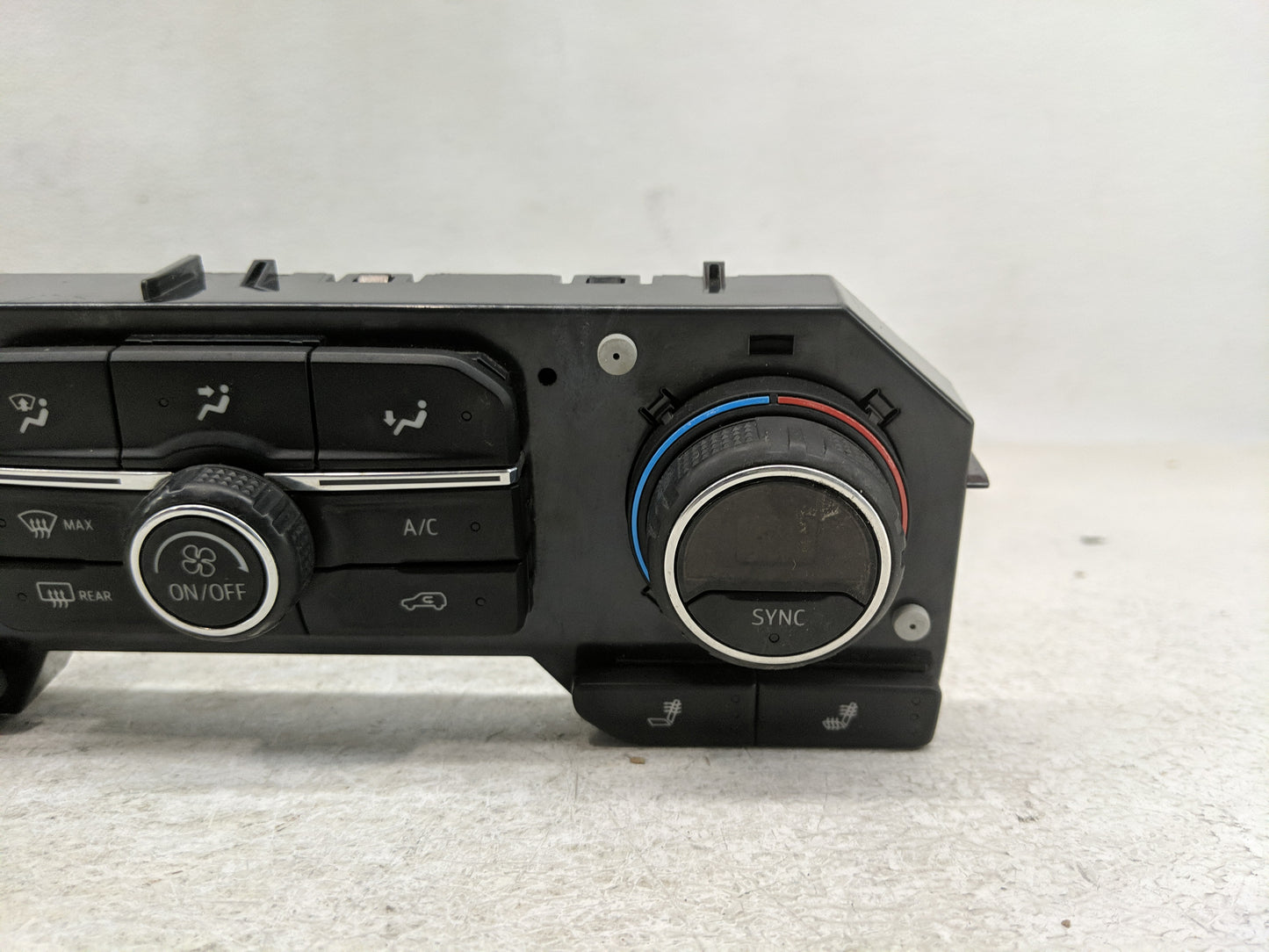 2019 Chevrolet Silverado 1500 Climate Control Module Temperature AC/Heater Replacement P/N:84692237 Fits Fits 2020 2021 2022