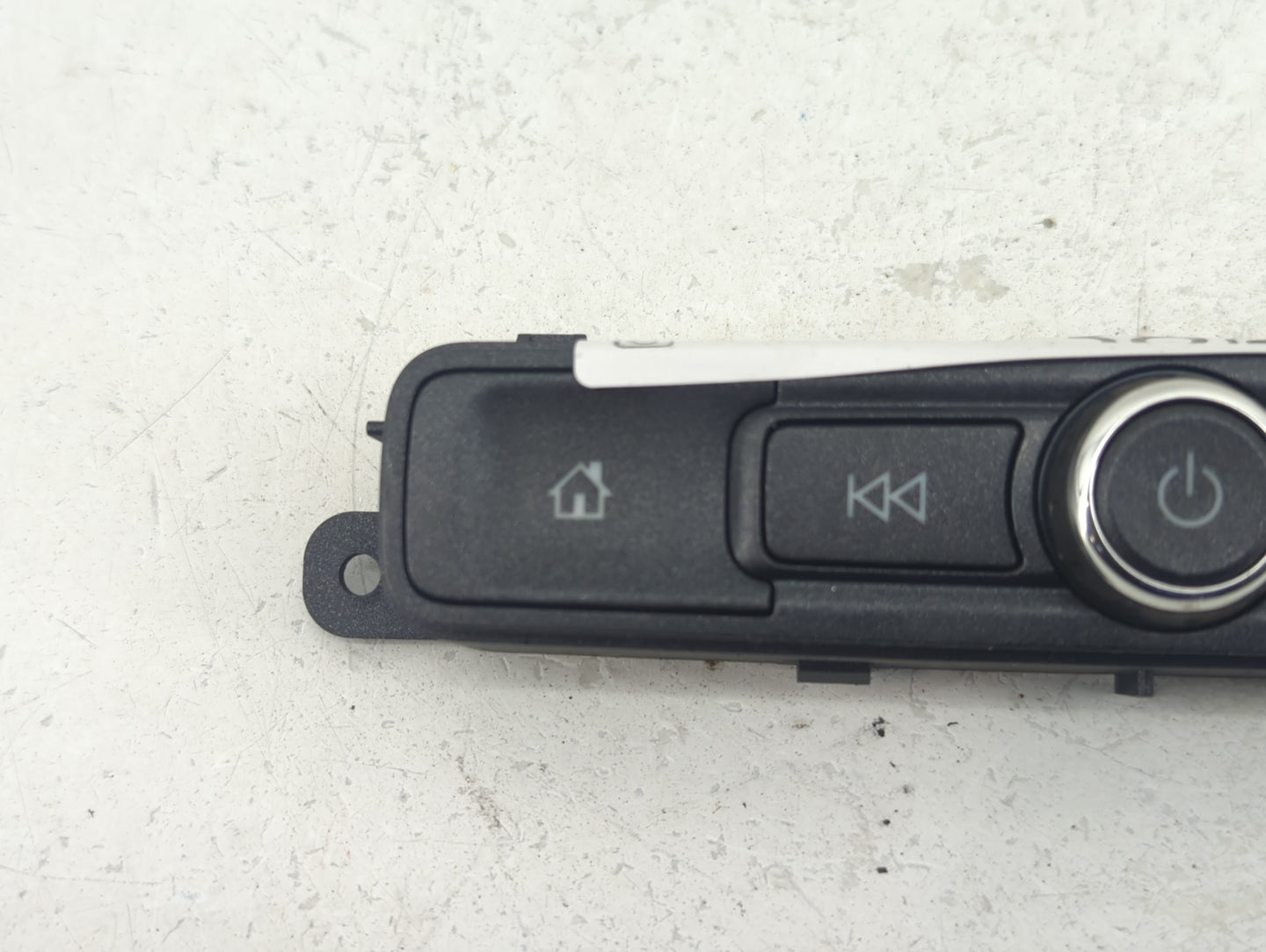 2016-2019 Chevrolet Silverado 1500 Radio Control Panel - Oemusedautoparts1.com
