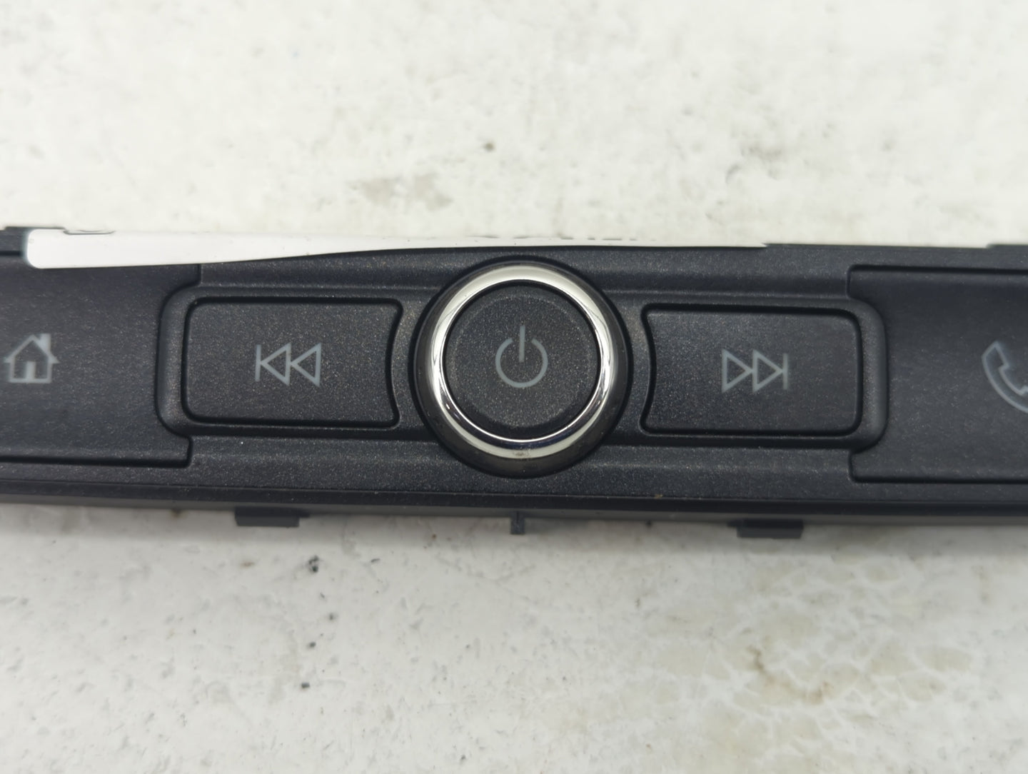 2016-2019 Chevrolet Silverado 1500 Radio Control Panel - Oemusedautoparts1.com