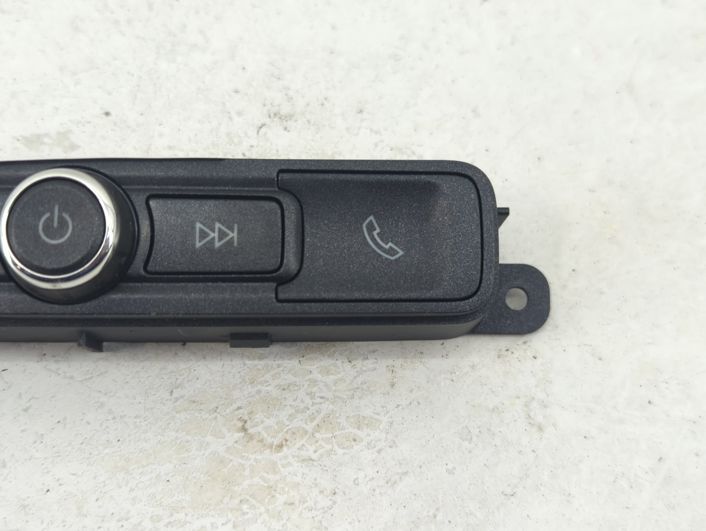 2016-2019 Chevrolet Silverado 1500 Radio Control Panel - Oemusedautoparts1.com