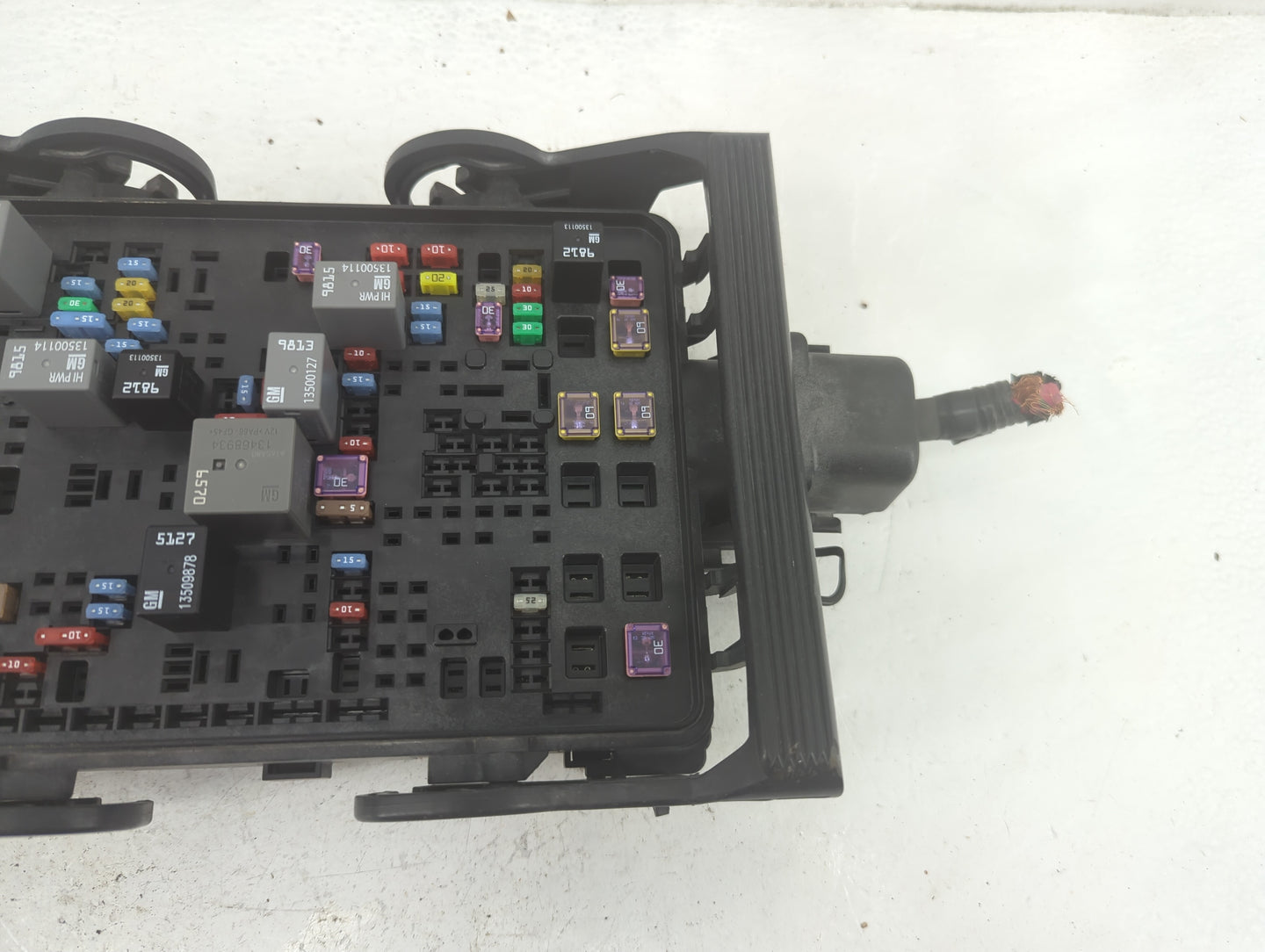 2017-2019 Chevrolet Silverado 1500 Fusebox Fuse Box Panel Relay Module Fits Fits 2017 2018 2019 OEM Used Auto Parts - Oemuse