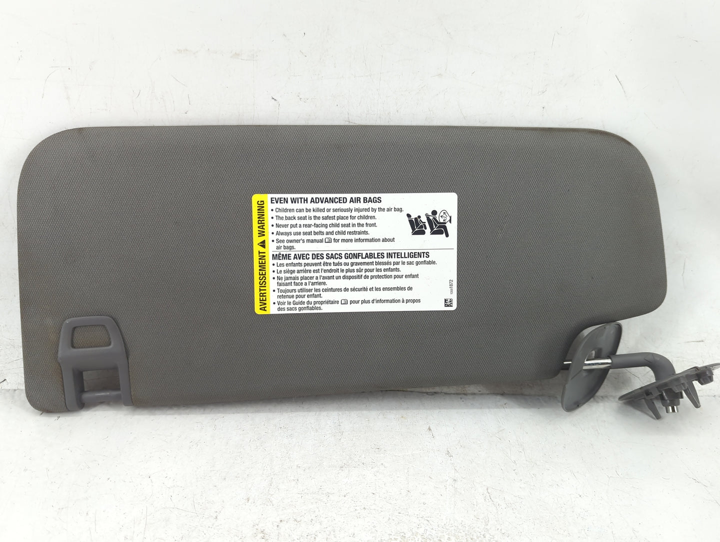 2019-2022 Chevrolet Silverado 1500 Sun Visor Shade Replacement Passenger Right Mirror Fits Fits 2019 2020 2021 2022 OEM Used