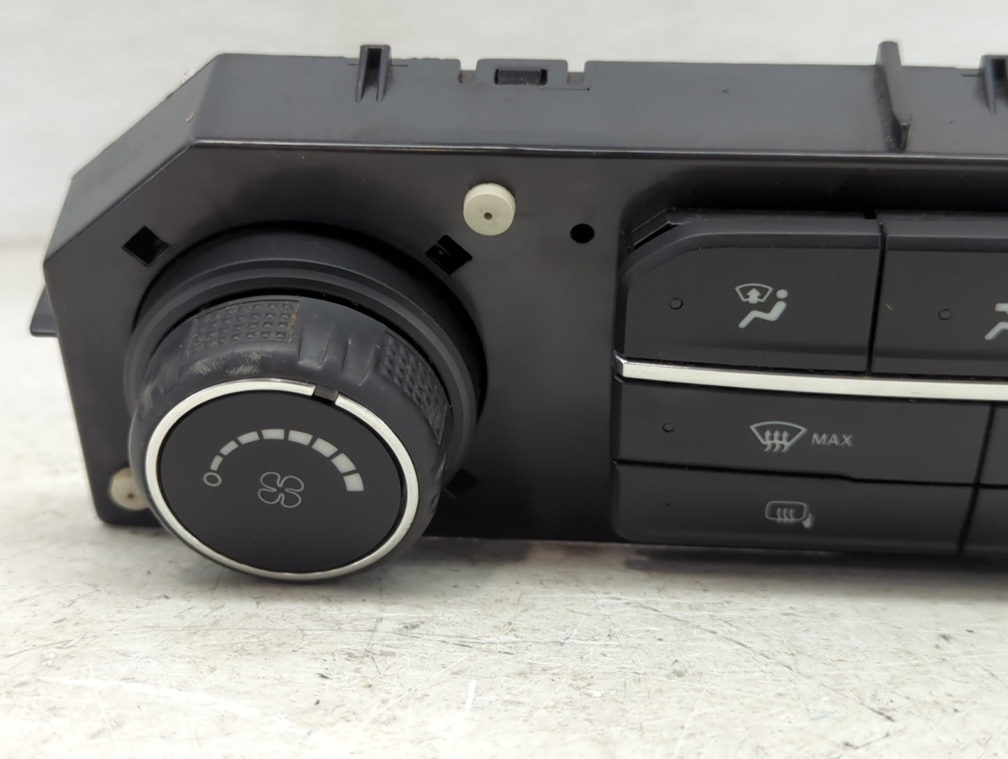 2019-2022 Chevrolet Silverado 1500 Climate Control Module Temperature AC/Heater Replacement P/N:84542733 Fits OEM Used Auto 