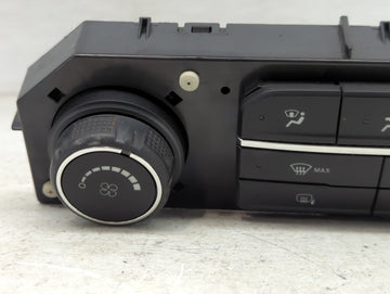 2019-2022 Chevrolet Silverado 1500 Climate Control Module Temperature AC/Heater Replacement P/N:84542733 Fits OEM Used Auto Parts