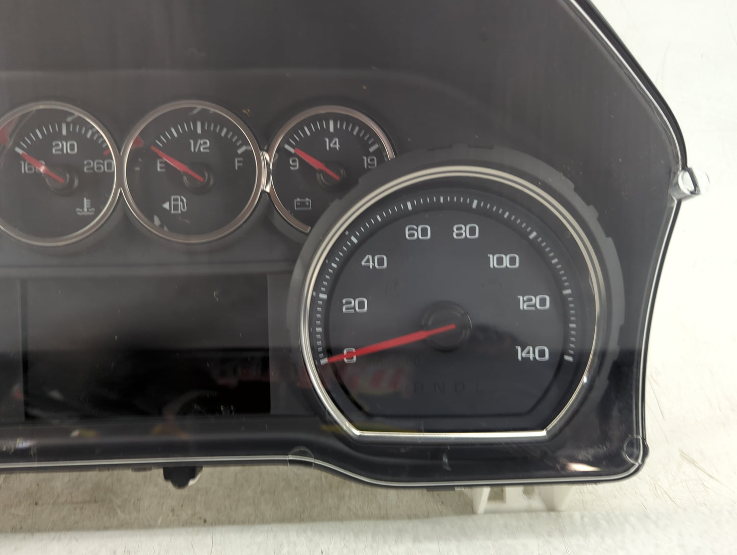 2019 Chevrolet Silverado 1500 Instrument Cluster Speedometer Gauges P/N:84608349 23288604 Fits Fits 2018 2020 OEM Used Auto 