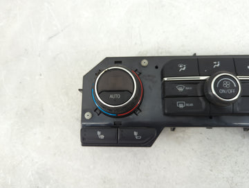 2019 Chevrolet Silverado 1500 Climate Control Module Temperature AC/Heater Replacement P/N:84692237 73702000000000X Fits Fits 2020 OEM Used Auto Parts