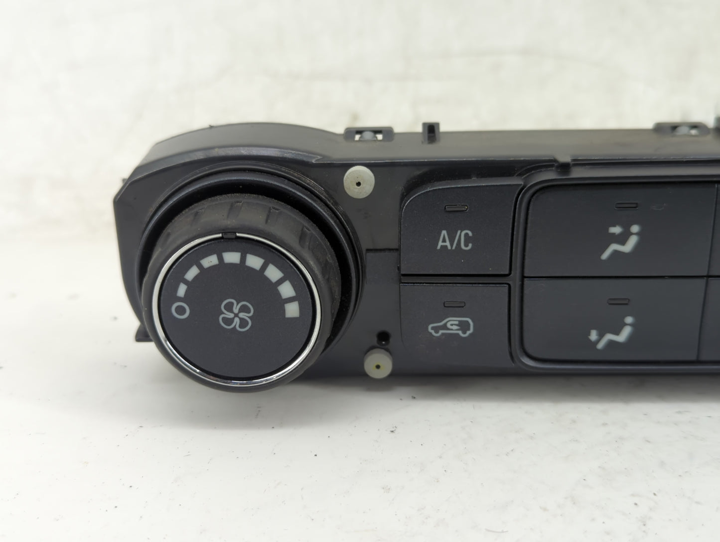 2014-2019 Chevrolet Silverado 1500 Climate Control Module Temperature AC/Heater Replacement P/N:84199201 4765015 Fits OEM Us