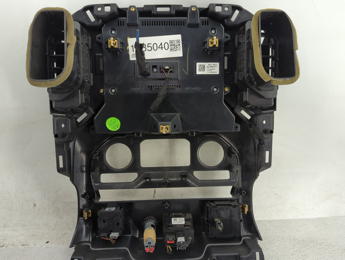 2019-2020 Chevrolet Silverado 1500 Radio Control Panel Black - Oemusedautoparts1.com