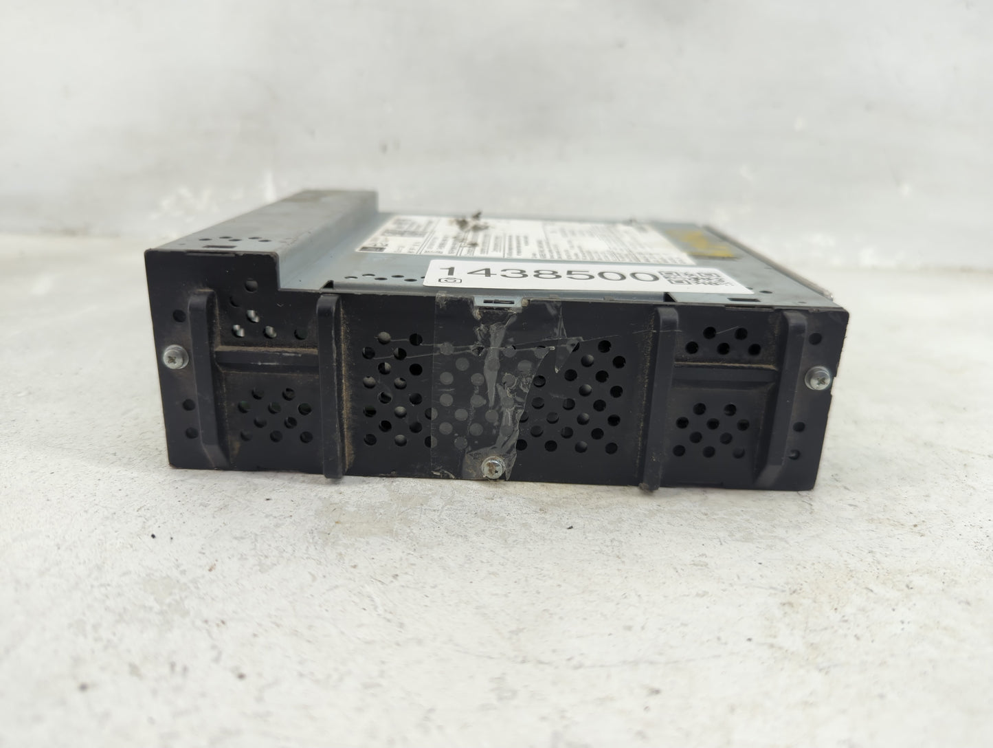 2020-2022 Chevrolet Silverado 1500 Radio AM FM Cd Player Receiver Replacement P/N:84610616 Fits Fits 2020 2021 2022 OEM Used