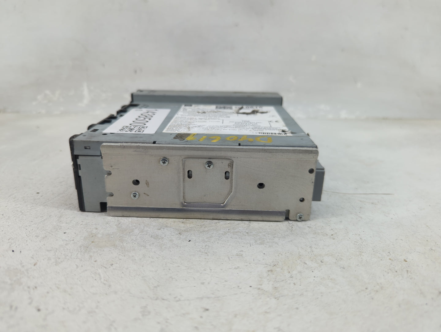 2020-2022 Chevrolet Silverado 1500 Radio AM FM Cd Player Receiver Replacement P/N:84610616 Fits Fits 2020 2021 2022 OEM Used