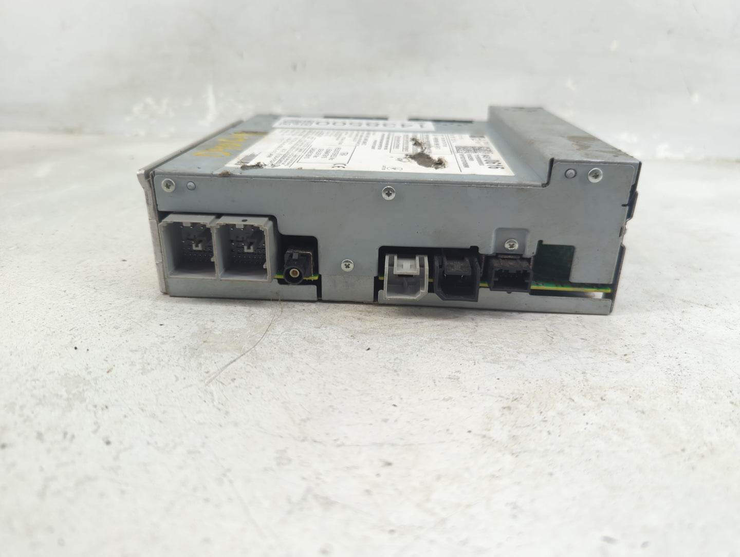 2020-2022 Chevrolet Silverado 1500 Radio AM FM Cd Player Receiver Replacement P/N:84610616 Fits Fits 2020 2021 2022 OEM Used