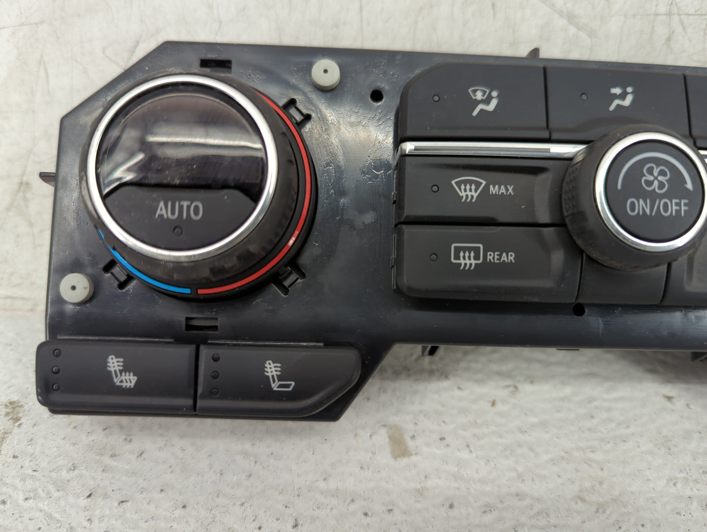 2019 Chevrolet Silverado 1500 Climate Control Module Temperature AC/Heater Replacement P/N:84692237 Fits Fits 2020 2021 2022