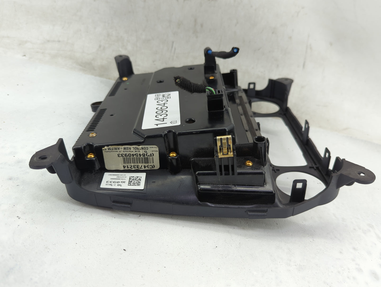 2019 Chevrolet Silverado 1500 Information Display Screen Black - Oemusedautoparts1.com