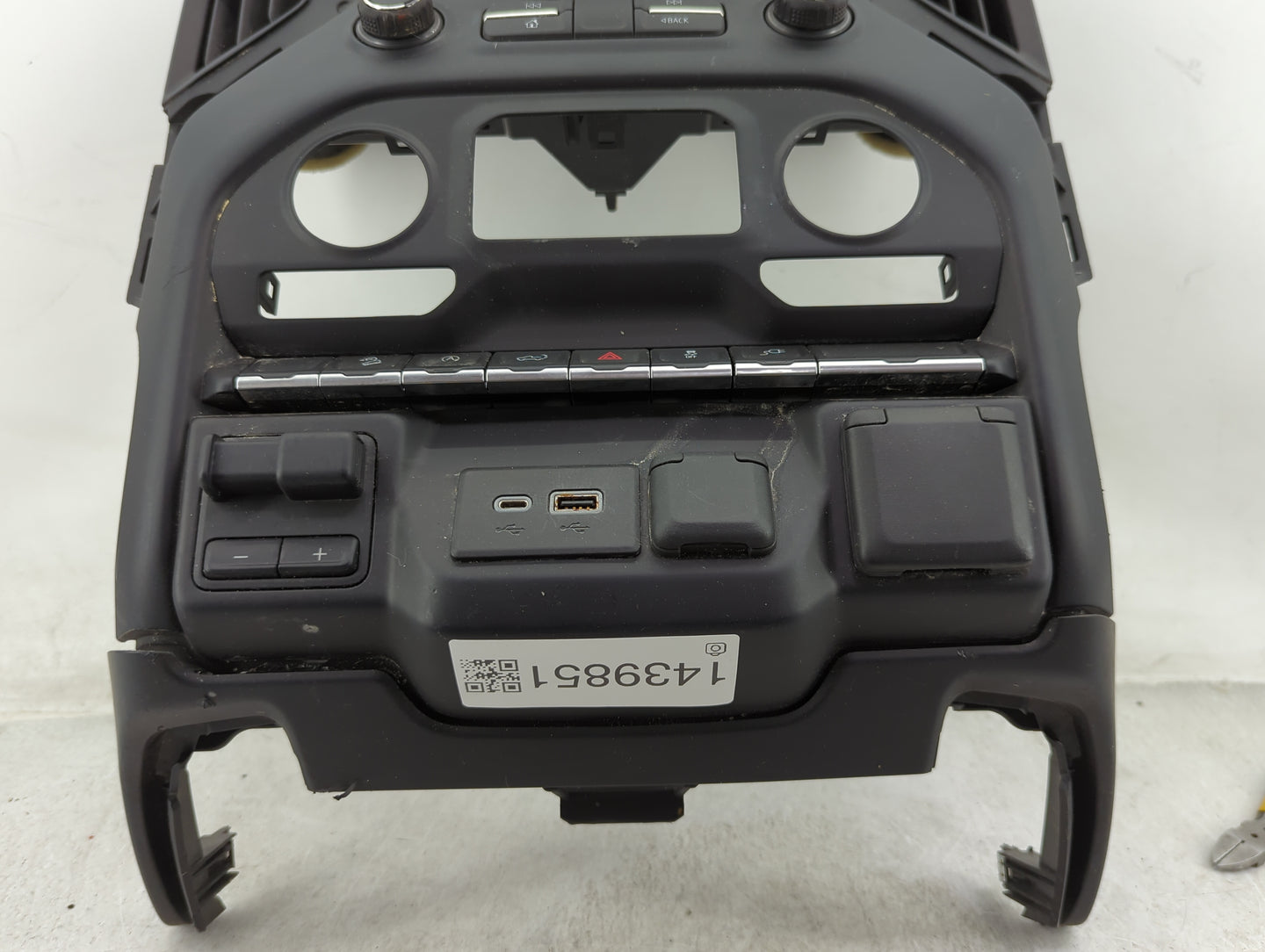 2019 Chevrolet Silverado 1500 Climate Control Module Temperature AC/Heater Replacement P/N:84569057 Fits OEM Used Auto Parts