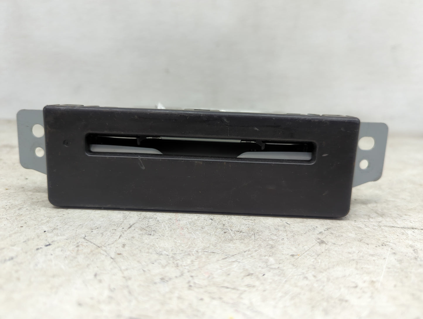 2019 Chevrolet Silverado 1500 Radio Cd Changer 84016435 - Oemusedautoparts1.com