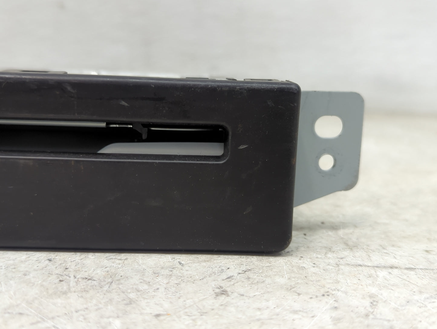 2019 Chevrolet Silverado 1500 Radio Cd Changer 84016435 - Oemusedautoparts1.com