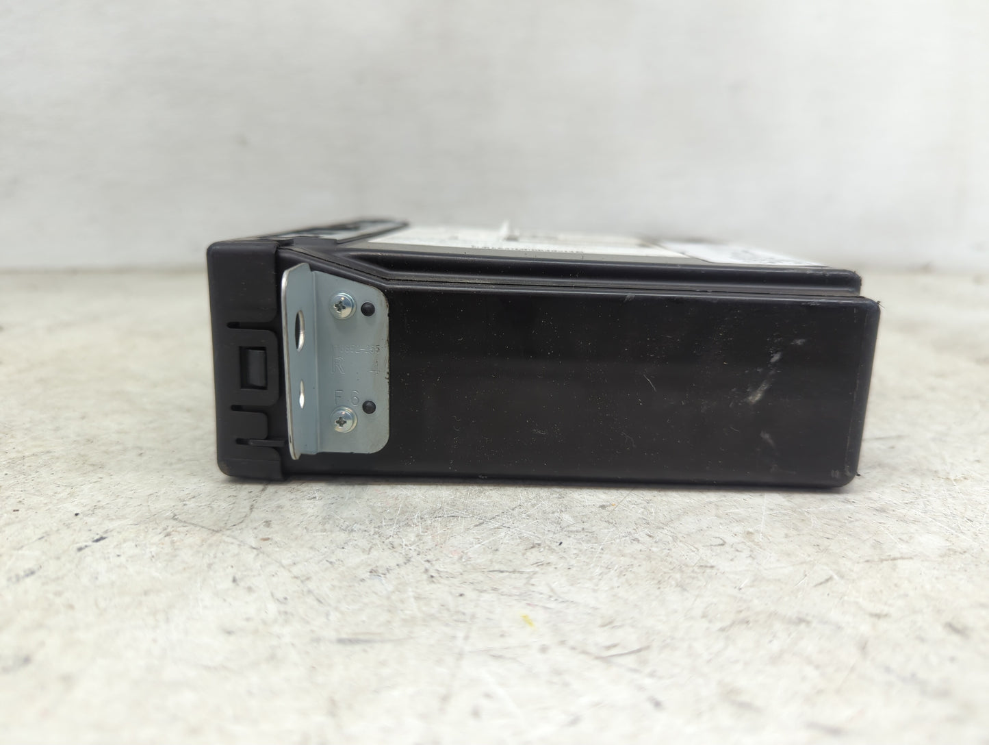 2019 Chevrolet Silverado 1500 Radio Cd Changer 84016435 - Oemusedautoparts1.com
