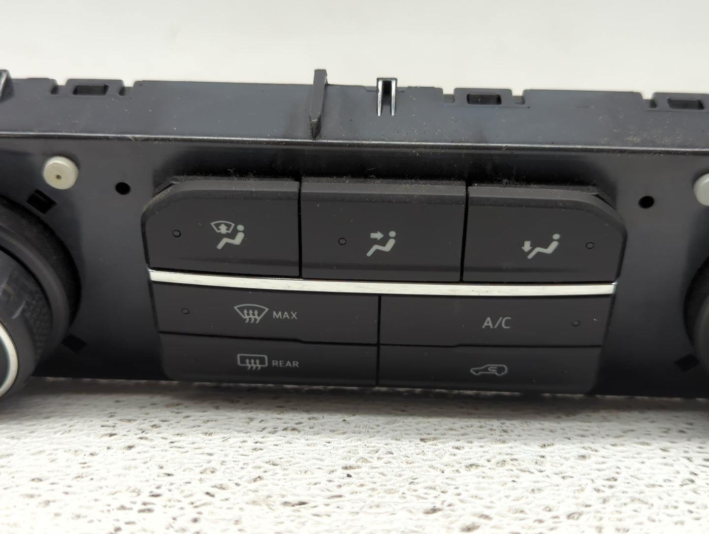 2019-2022 Chevrolet Silverado 1500 Climate Control Module Temperature AC/Heater Replacement P/N:84542734 Fits OEM Used Auto 