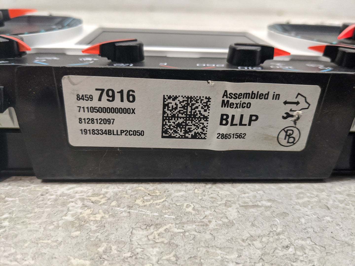2018-2019 Chevrolet Silverado 1500 Instrument Cluster Speedometer Gauges P/N:84597916 28651562 Miles:71K Fits Fits 2018 2019