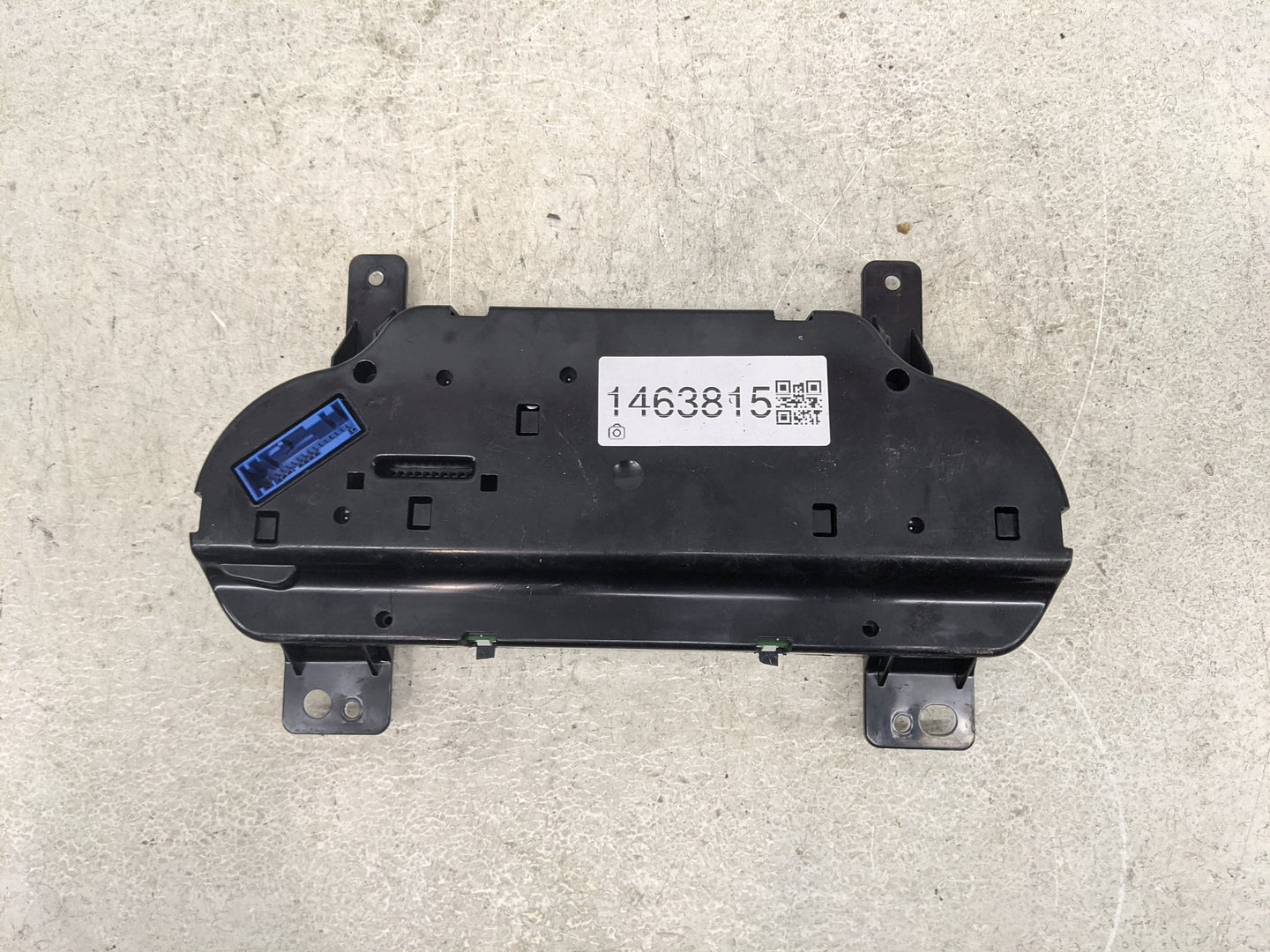 2018-2019 Chevrolet Silverado 1500 Instrument Cluster Speedometer Gauges P/N:84597916 28651562 Miles:71K Fits Fits 2018 2019