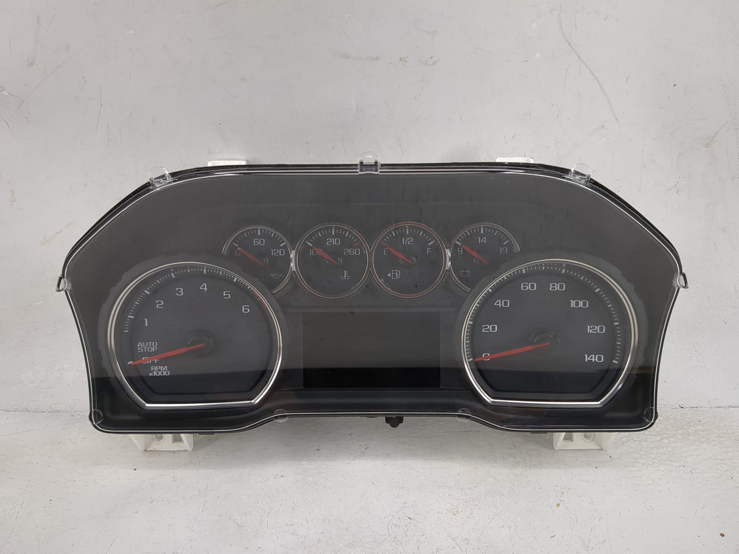 2019 Chevrolet Silverado 1500 Instrument Cluster Speedometer Gauges P/N:84608339 7110500000X, 812610798 Miles: Fits OEM Used