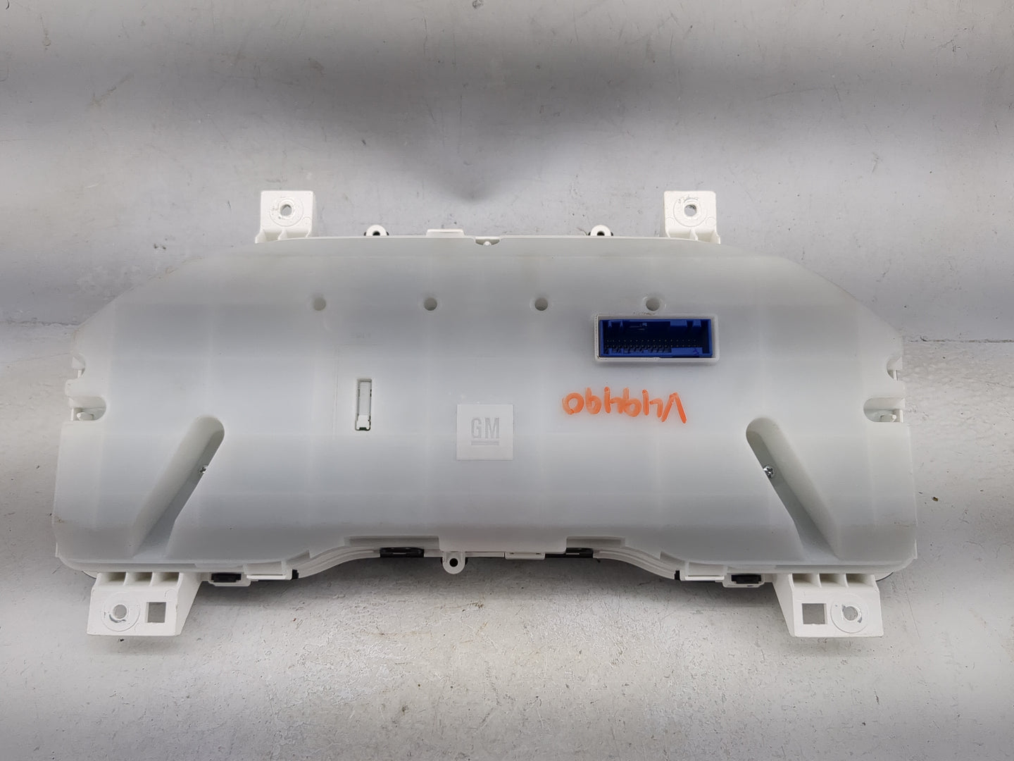 2019 Chevrolet Silverado 1500 Instrument Cluster Speedometer Gauges P/N:84608339 7110500000X, 812610798 Miles: Fits OEM Used