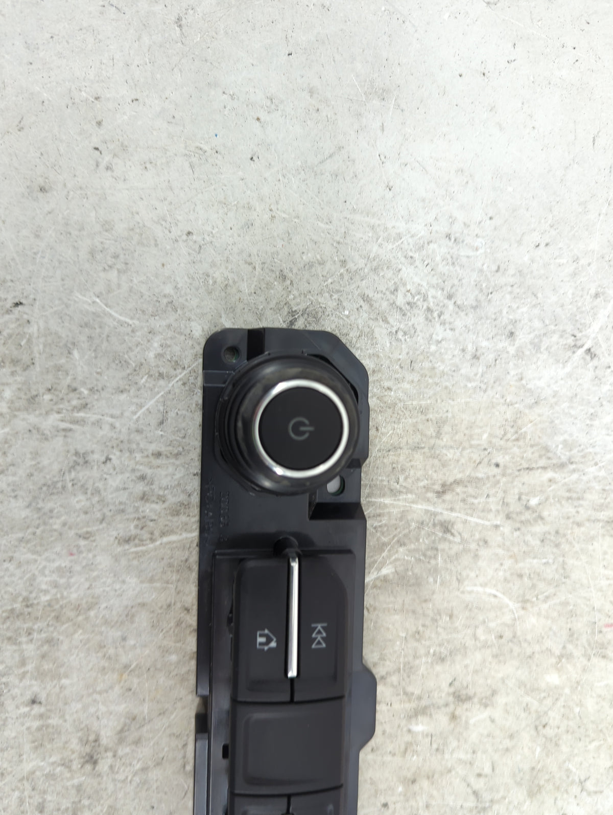 2019 Chevrolet Silverado 1500 Radio Control Panel 1489038 - Oemusedautoparts1.com
