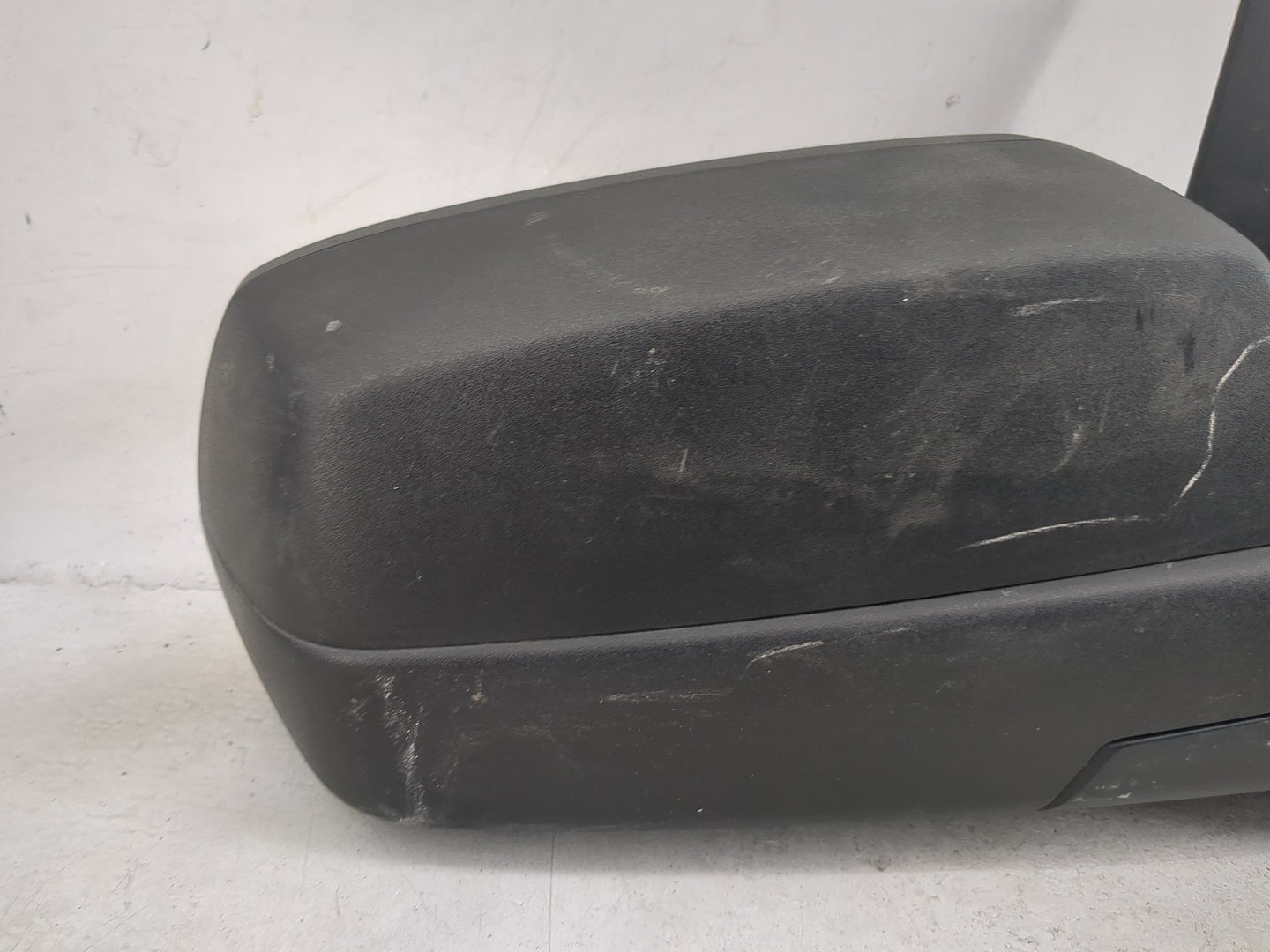 2014-2019 Chevrolet Silverado 1500 Passenger Side View Mirror - Right Door Mirror OEM Used - Oemusedautoparts1.com