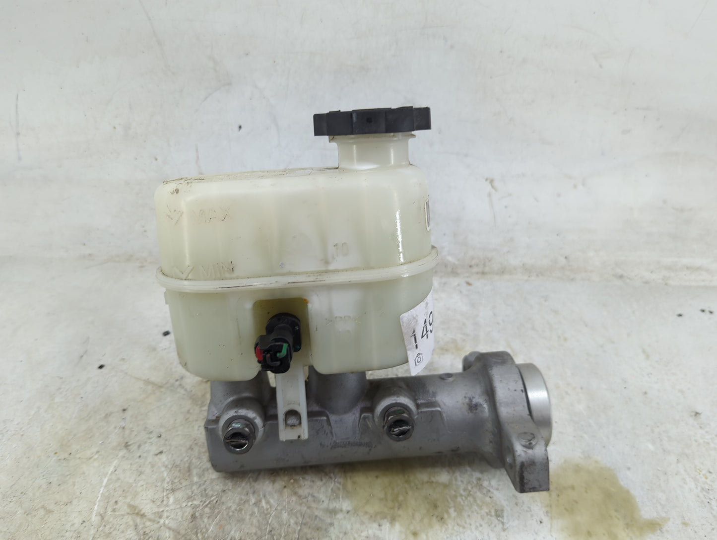 2014-2019 Chevrolet Silverado 1500 Brake Master Cylinder 1496570 - Oemusedautoparts1.com