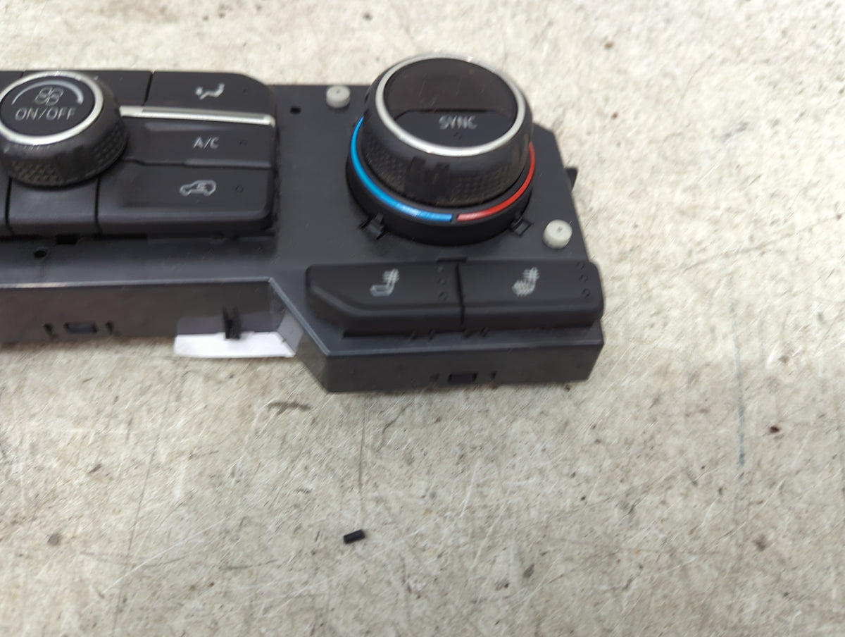 2019 Chevrolet Silverado 1500 Climate Control Module Temperature AC/Heater Replacement P/N:84692237 815372982 Fits OEM Used 