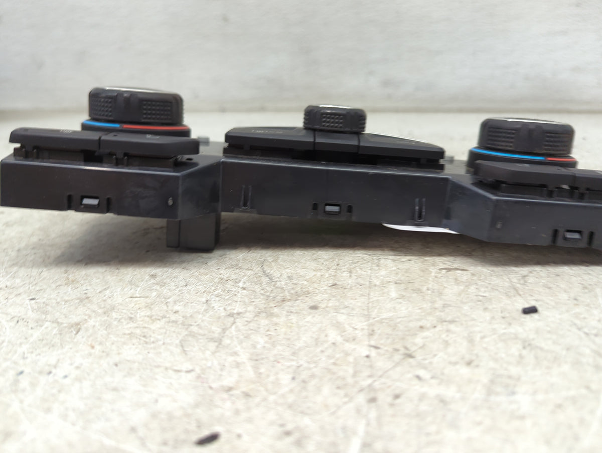 2019 Chevrolet Silverado 1500 Climate Control Module Temperature AC/Heater Replacement P/N:84692237 815372982 Fits OEM Used 