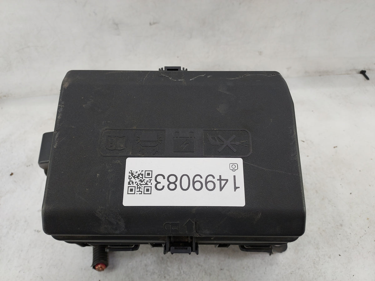 2019-2021 Chevrolet Silverado 1500 Fusebox Fuse Box Panel Relay Module P/N:84594608 Fits Fits 2019 2020 2021 OEM Used Auto P
