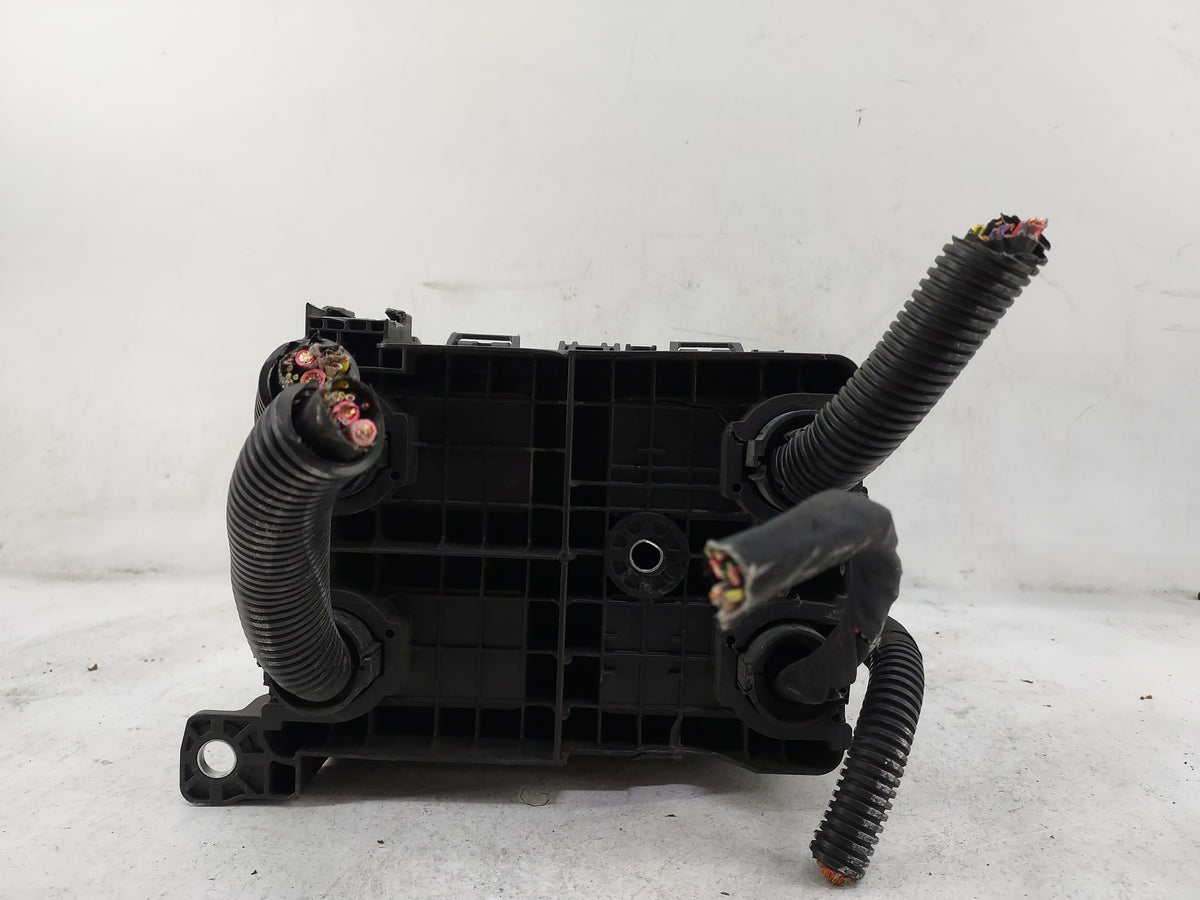 2019-2021 Chevrolet Silverado 1500 Fusebox Fuse Box Panel Relay Module P/N:84594608 Fits Fits 2019 2020 2021 OEM Used Auto P