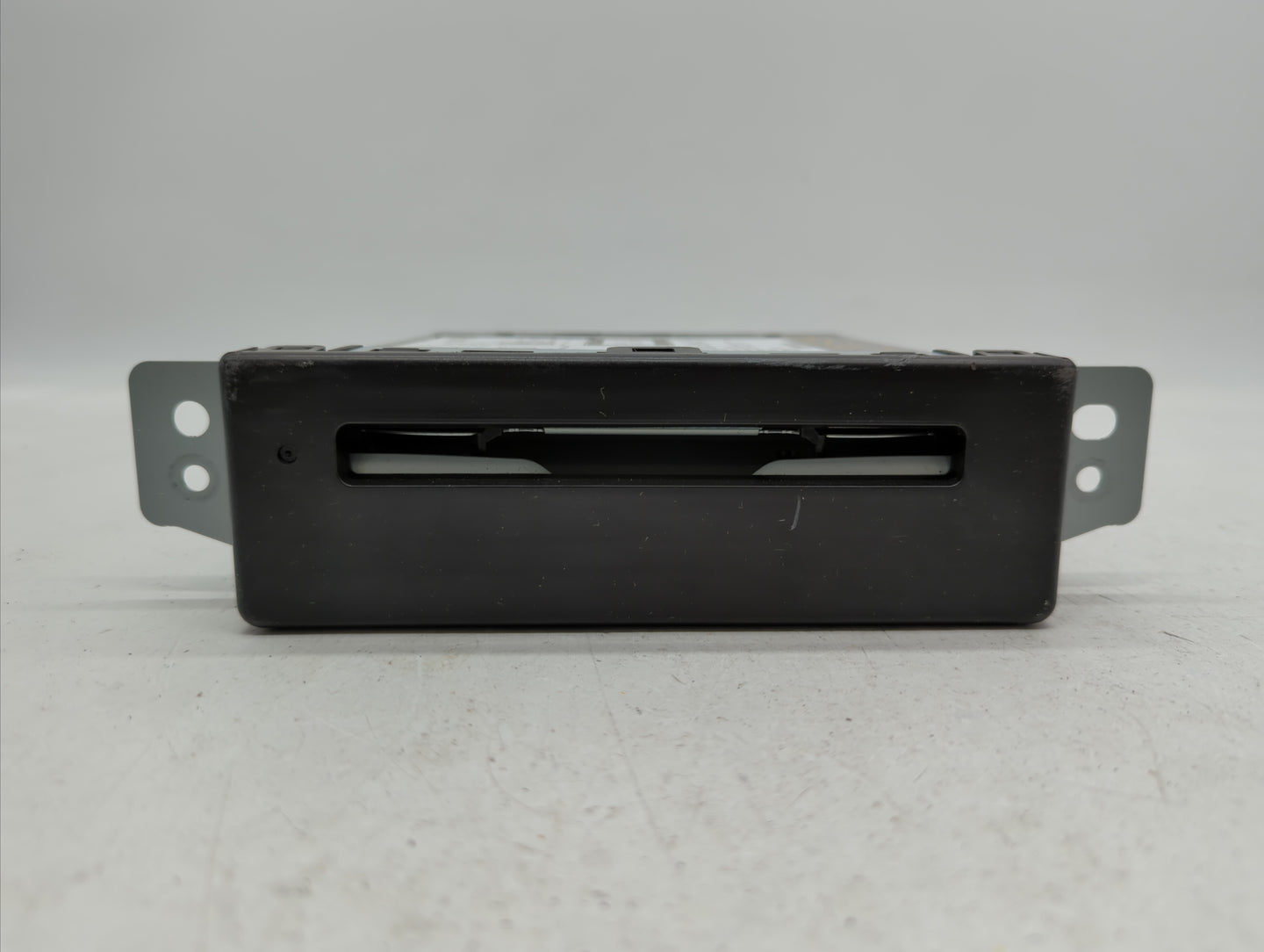 2015-2019 Chevrolet Silverado 1500 Radio AM FM Cd Player Receiver Replacement P/N:13594481 84016435 Fits OEM Used Auto Parts