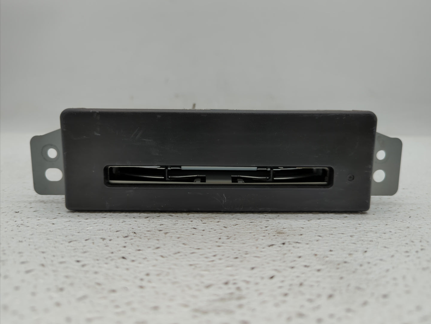 2015-2019 Chevrolet Silverado 1500 Radio AM FM Cd Player Receiver Replacement P/N:23369306 13594481 Fits OEM Used Auto Parts