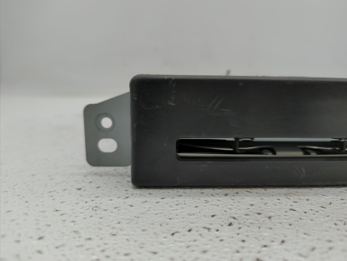 2015-2019 Chevrolet Silverado 1500 Radio AM FM Cd Player Receiver Replacement P/N:23369306 13594481 Fits OEM Used Auto Parts