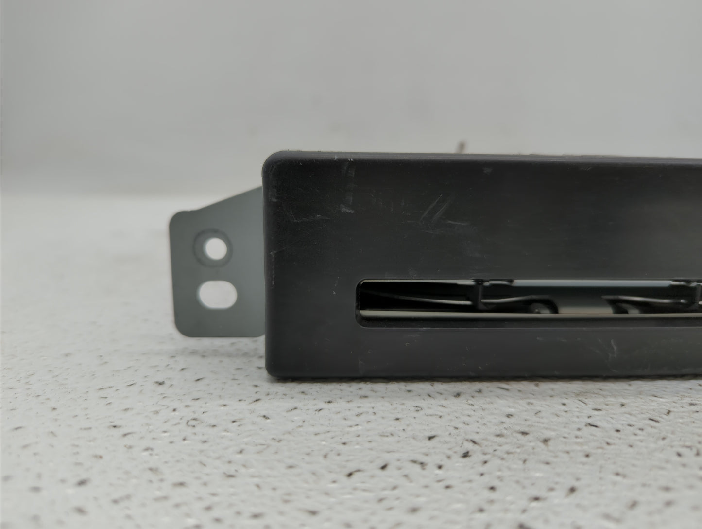 2015-2019 Chevrolet Silverado 1500 Radio AM FM Cd Player Receiver Replacement P/N:23369306 13594481 Fits OEM Used Auto Parts