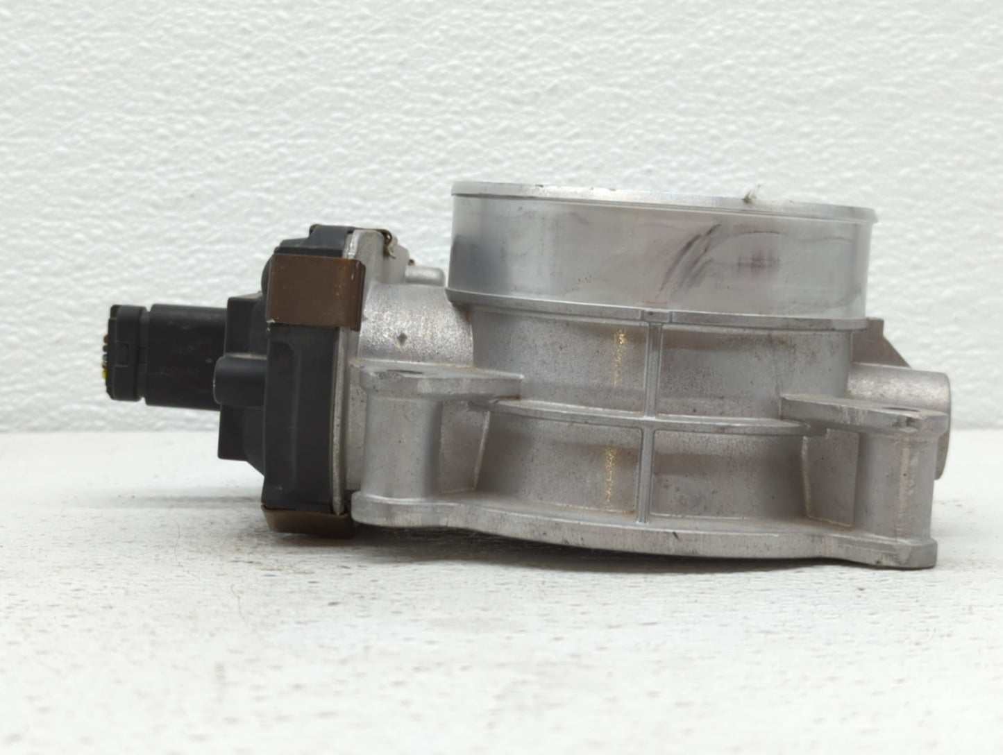 2014-2019 Chevrolet Silverado 1500 Throttle Body P/N:12678224 12617792 Fits Fits 2014 2015 2016 2017 2018 2019 OEM Used Auto