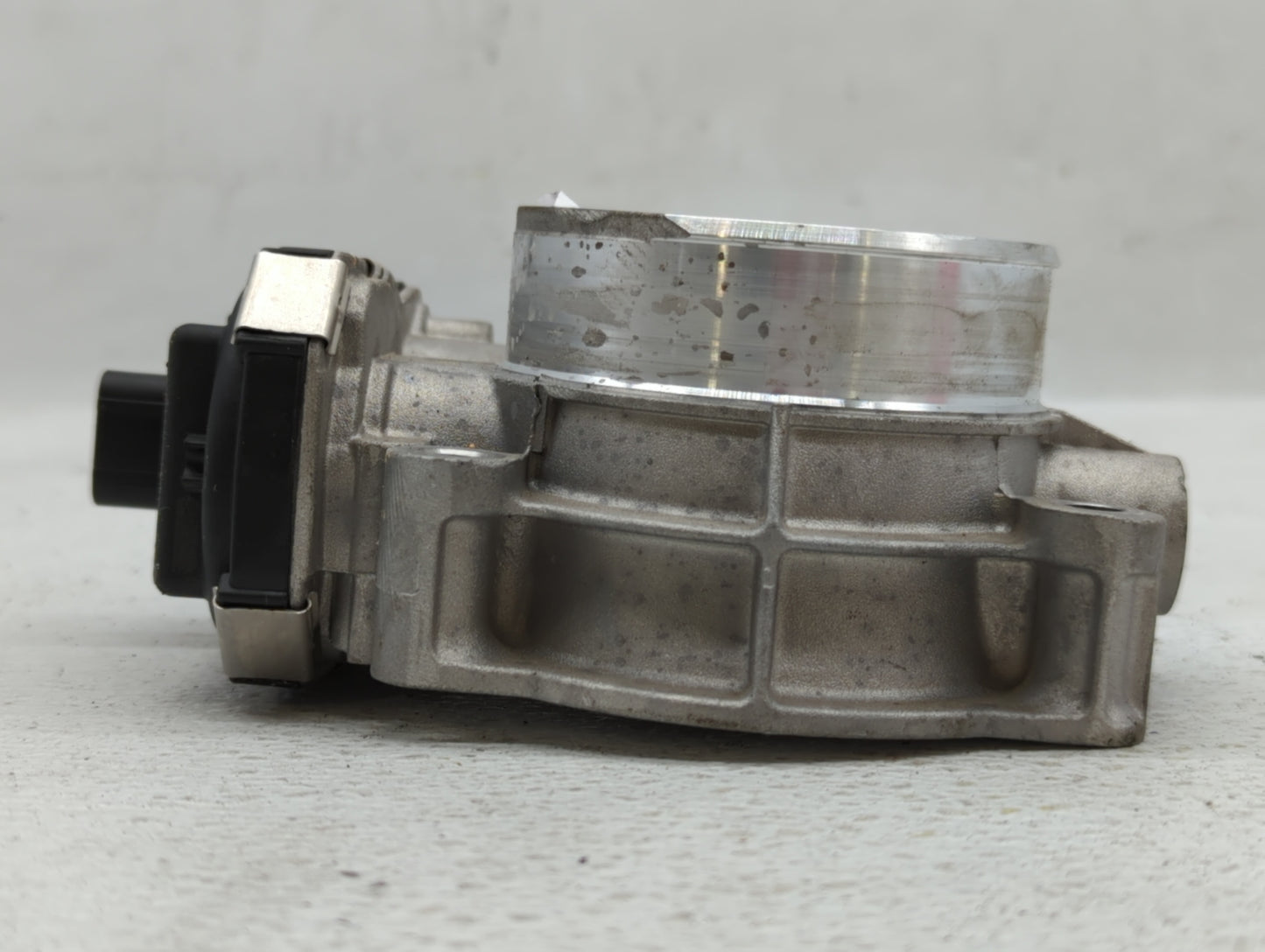 2016-2021 Chevrolet Silverado 1500 Throttle Body P/N:12676296AA Fits Fits 2016 2017 2018 2019 2020 2021 OEM Used Auto Parts 