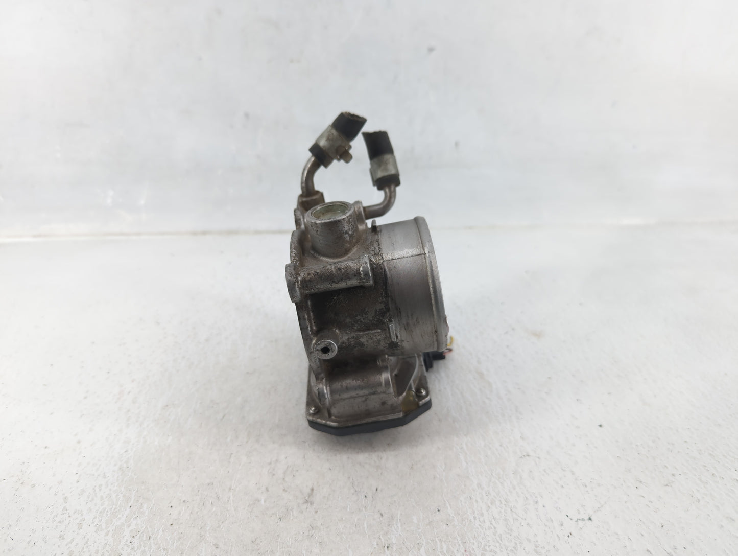 2016-2021 Chevrolet Silverado 1500 Throttle Body P/N:12676296AA Fits Fits 2016 2017 2018 2019 2020 2021 OEM Used Auto Parts 