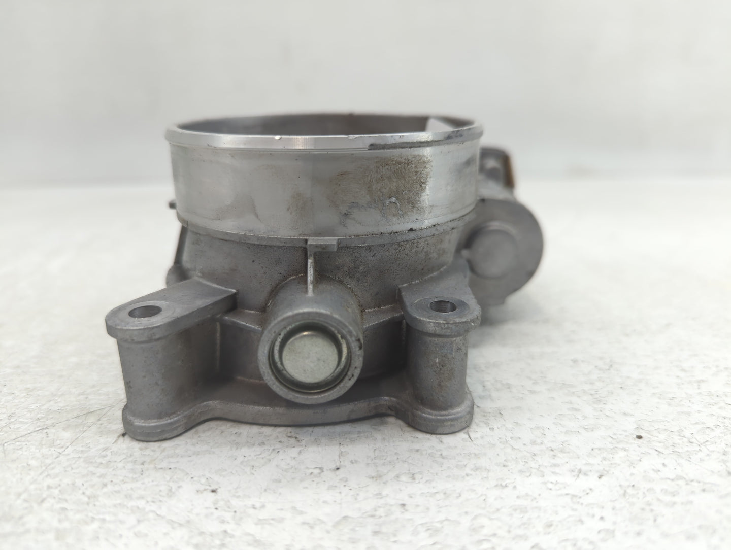 2014-2022 Chevrolet Silverado 1500 Throttle Body P/N:12678224 Fits Fits 2014 2015 2016 2017 2018 2019 2020 2021 2022 OEM Use