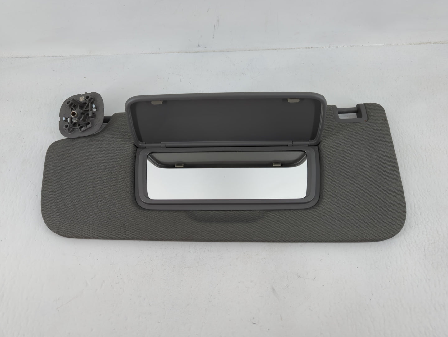 2019 Chevrolet Silverado 1500 Sun Visor Shade Replacement Passenger Right Mirror Fits OEM Used Auto Parts - Oemusedautoparts