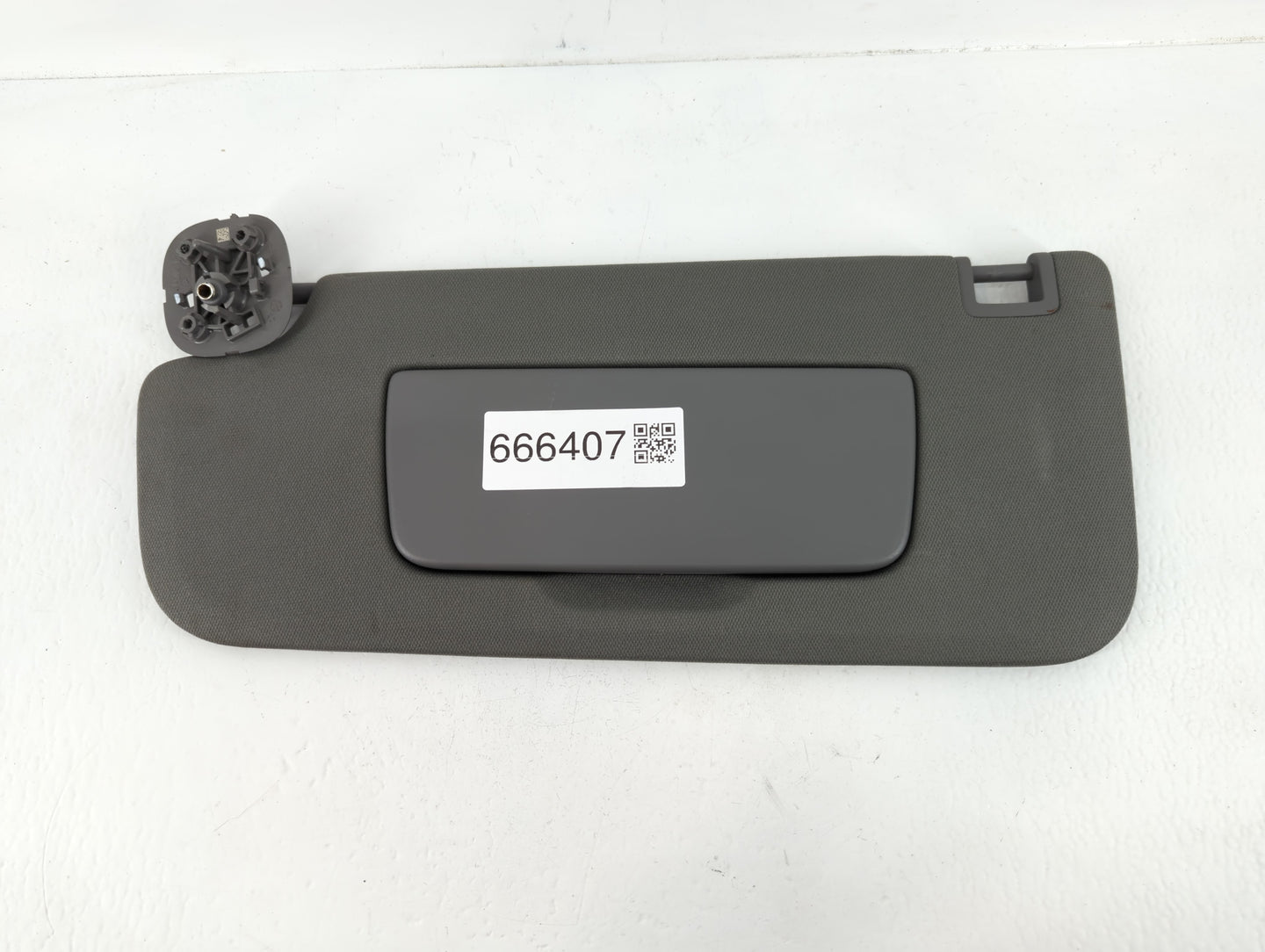 2019 Chevrolet Silverado 1500 Sun Visor Shade Replacement Passenger Right Mirror Fits OEM Used Auto Parts - Oemusedautoparts