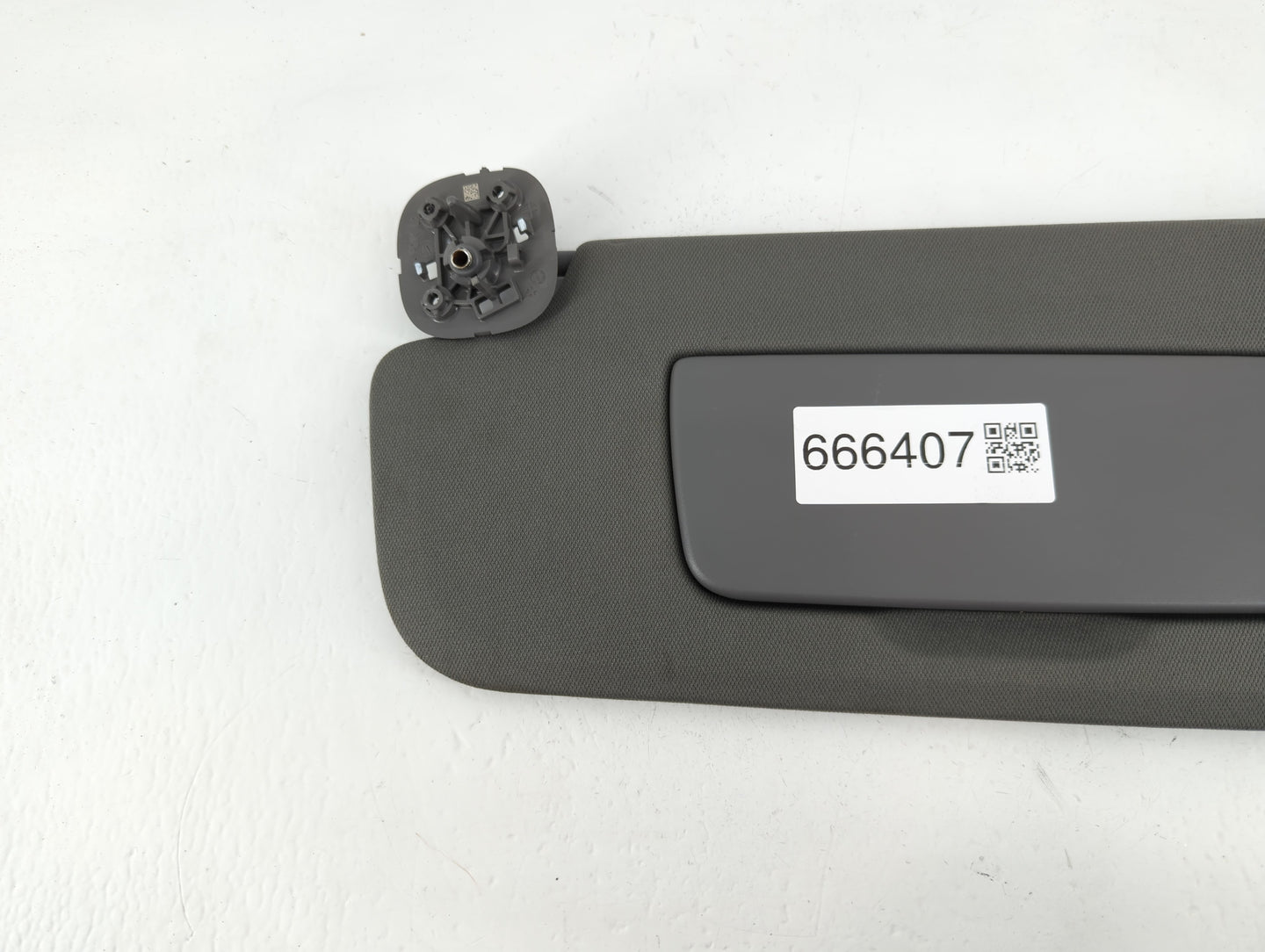 2019 Chevrolet Silverado 1500 Sun Visor Shade Replacement Passenger Right Mirror Fits OEM Used Auto Parts - Oemusedautoparts