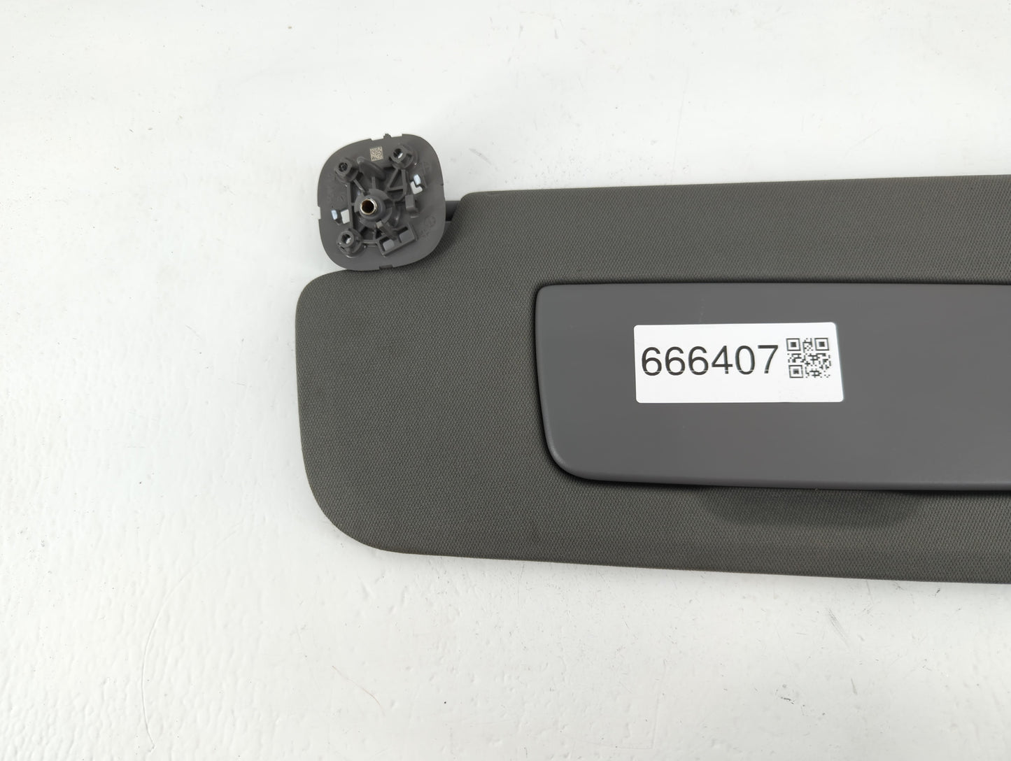 2019 Chevrolet Silverado 1500 Sun Visor Shade Replacement Passenger Right Mirror Fits OEM Used Auto Parts - Oemusedautoparts