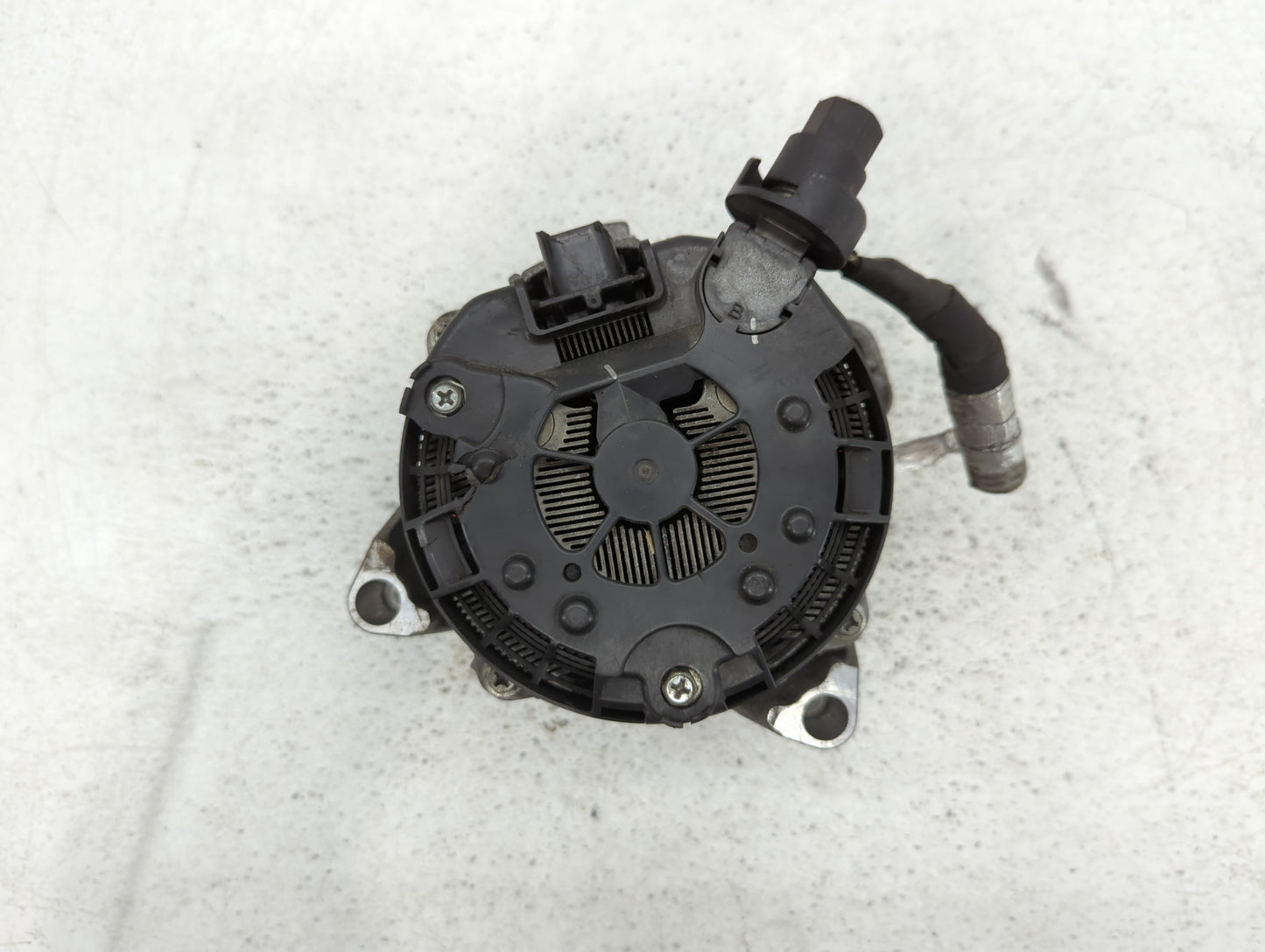 2019-2022 Chevrolet Silverado 1500 Alternator Replacement Generator Charging Assembly Engine OEM P/N:13527172 Fits OEM Used 